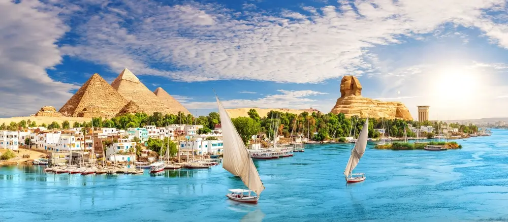 Hotels in Egypt  are waiting for you to discover the beauty of the city! Find the best deals here.
