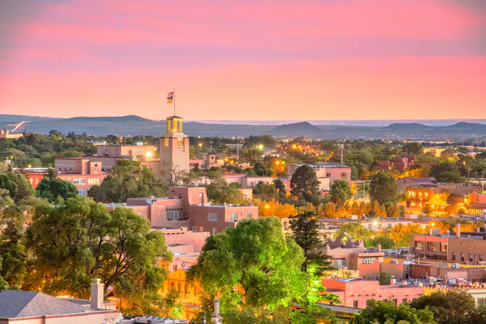 Hotels in New Mexico are waiting for you to discover the city's beauty! Find the best deals here!