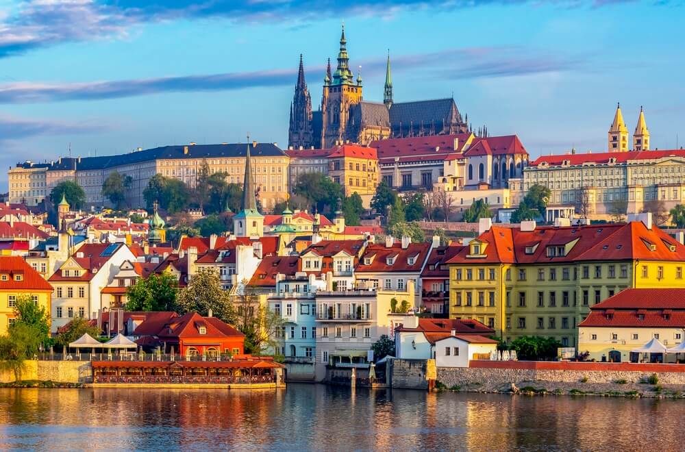 Hotels in Prague are waiting for you to discover the city's beauty! Find the best deals here!
