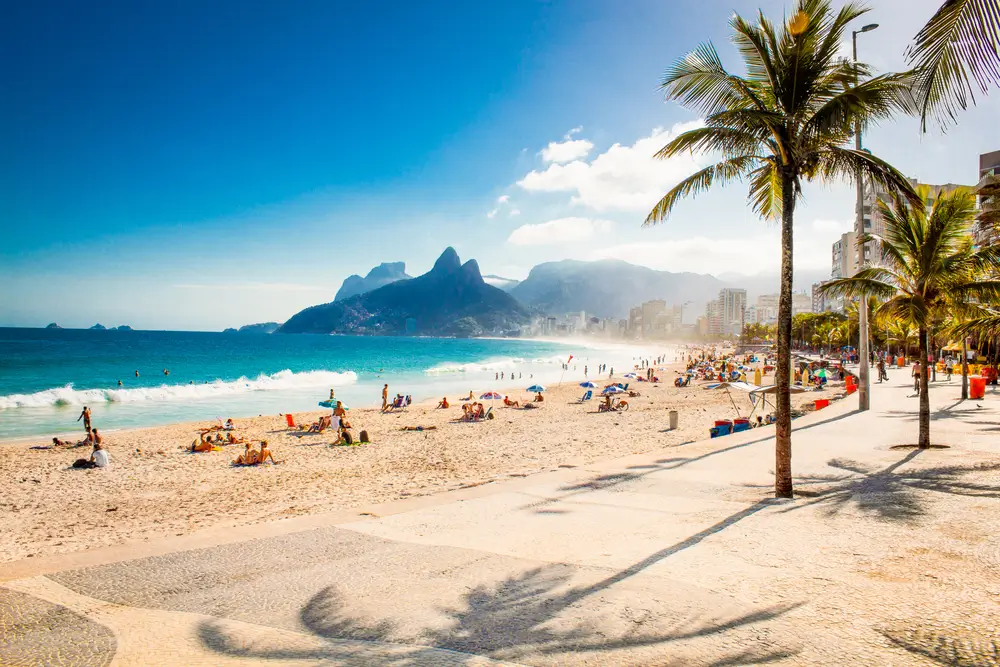 Hotels in Rio de Janeiro are waiting for you to discover the city's beauty! Find the best hotel deals.