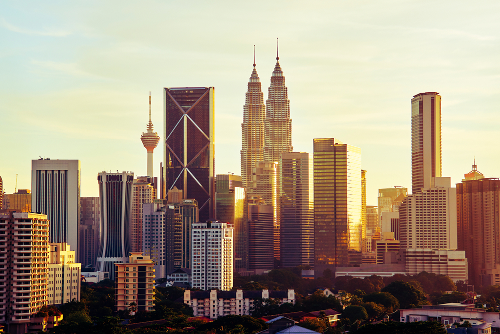 Hotels in Kuala Lumpur are waiting for you to discover the city's beauty! Find the best hotel deals.