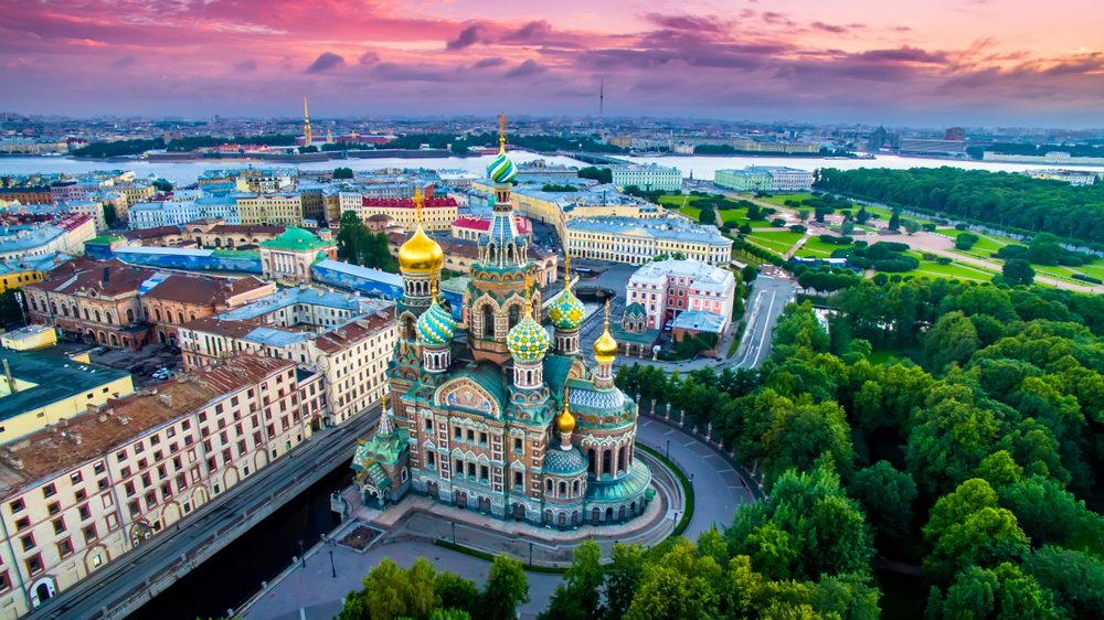 Hotels in St. Petersburg are waiting for you to discover the beauty of the city! Find the best deals here.