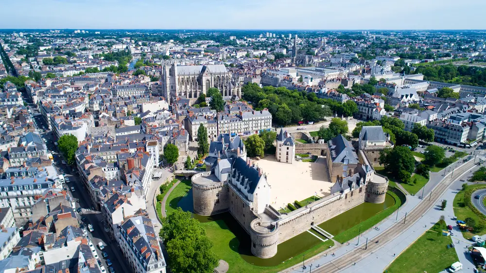 Hotels in Nantes are waiting for you to discover the city's beauty! Find the best hotel deals.