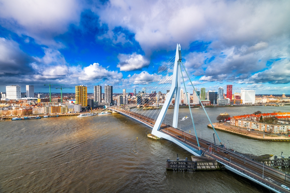 Hotels in Rotterdam are waiting for you to discover the city's beauty! Find the best hotel deals.