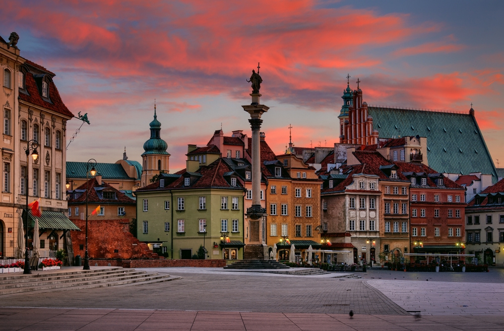 Hotels in Warsaw  are waiting for you to discover the city's beauty! Find the best hotel deals.