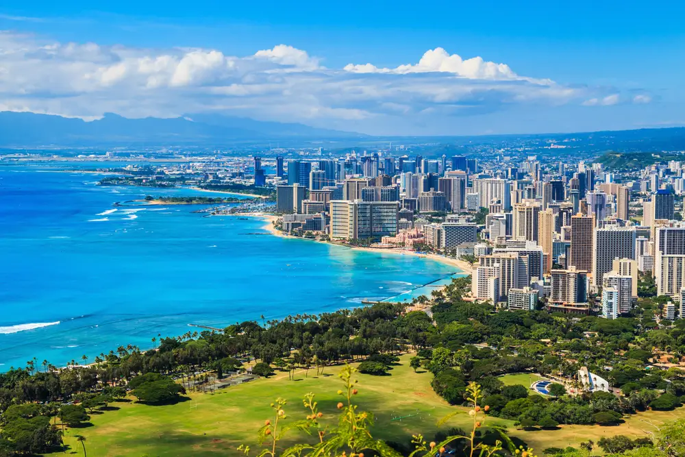 Hotels in Hawaii are waiting for you to discover the city's beauty! Find the best hotel deals.